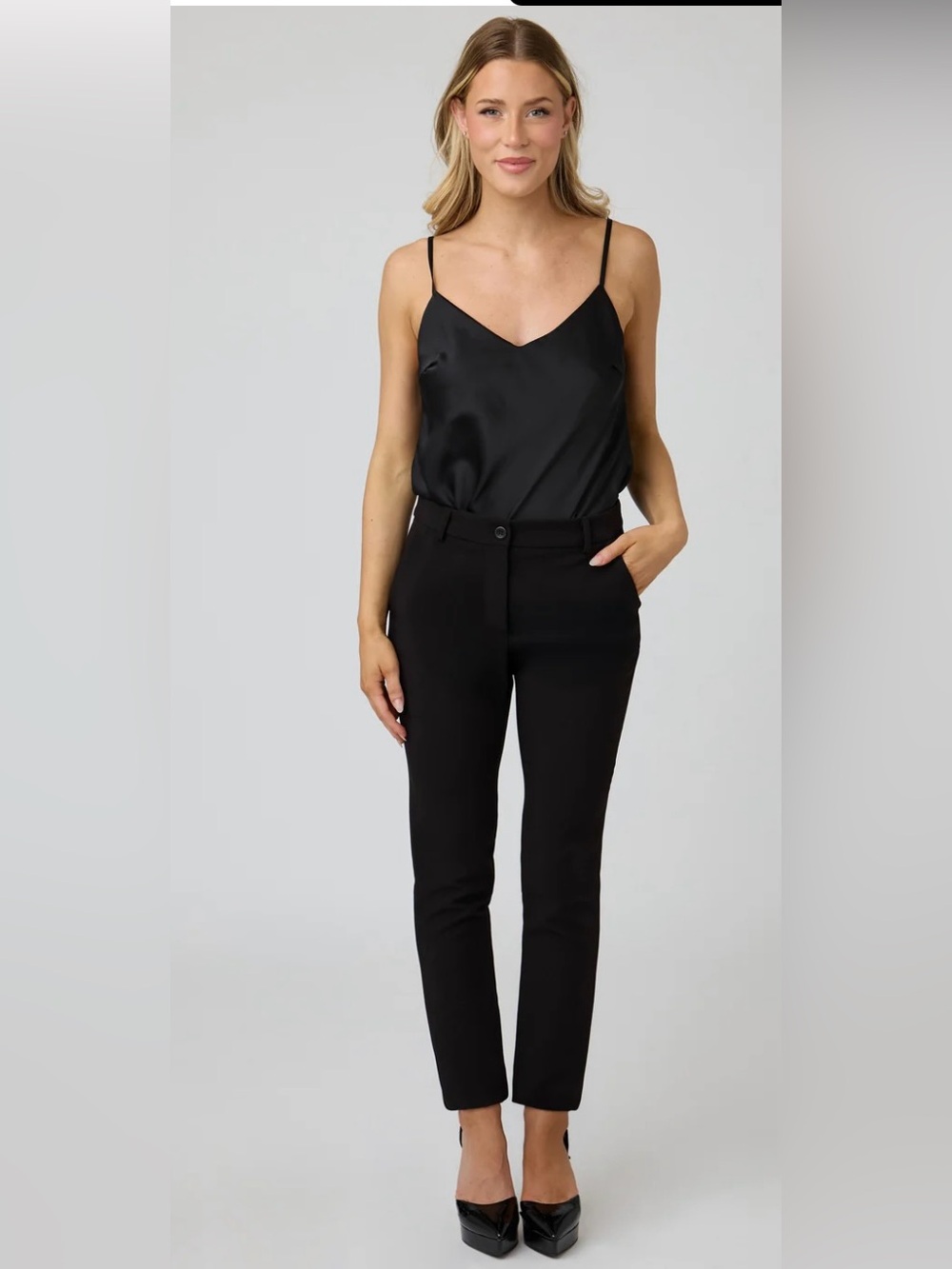 Femme de Carriere Women’s Straight Leg Tailored Pant. Black. EU 32. US 2.